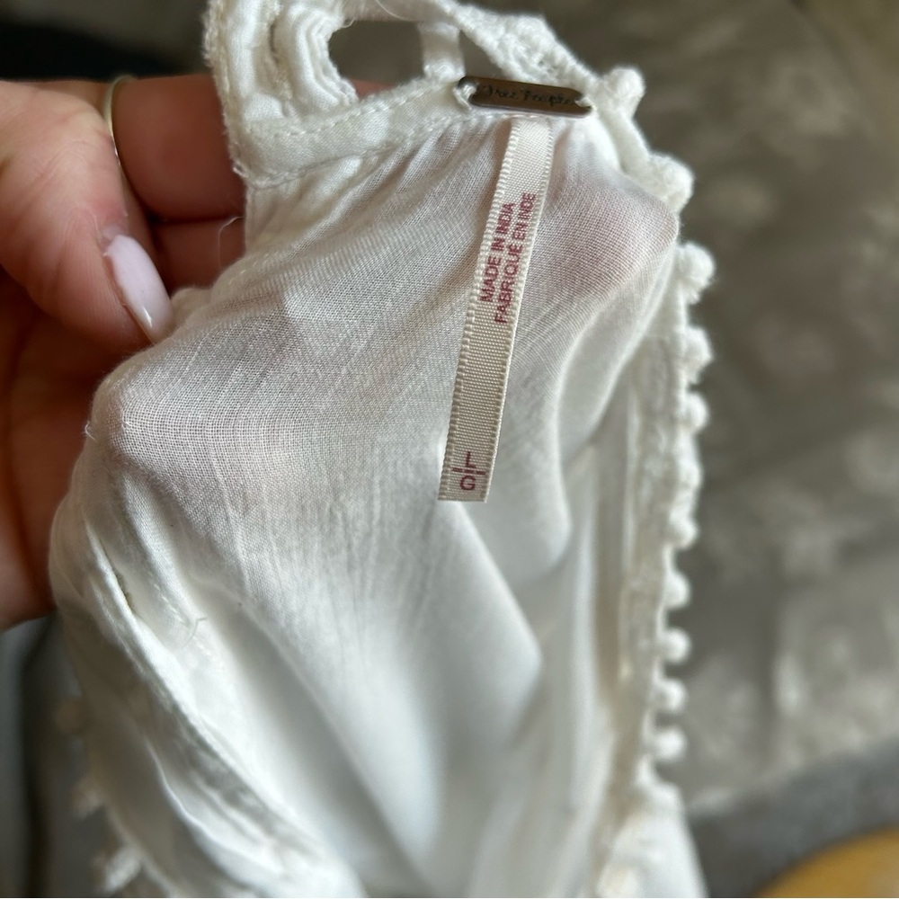 FREE PEOPLE Heart of Gold Blouse White Embellished Cutout-Neck Blouse size large - Picture 14 of 14